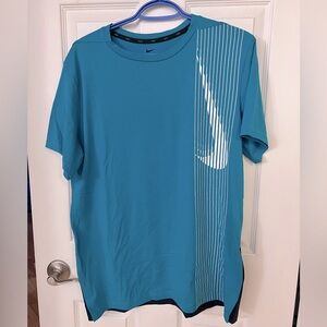 Men’s Nike t-shirt